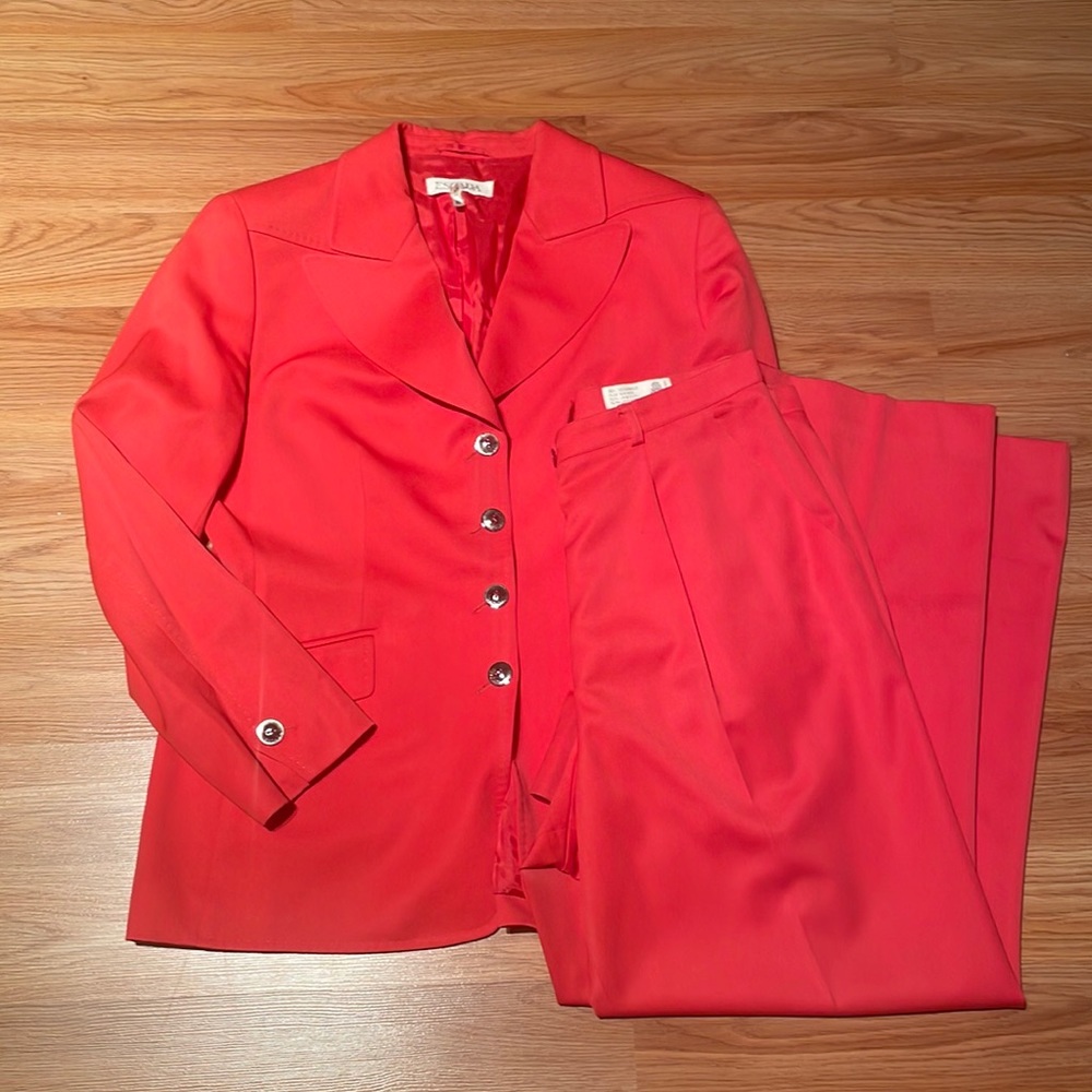 Coral ESCADA Pant Suit with Silver Buttons 🪸